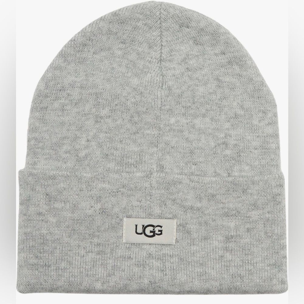 UGG Winter Soft Heather Gray Ribbed Knit Cuff Logo Beanie OS NWT